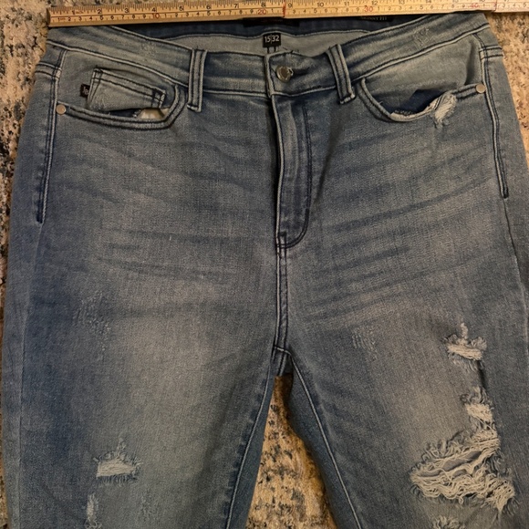 LIKE NEW: JUDY BLUE SKINNY FIT DISTRESSED DENIM 15/32 - Picture 5 of 11